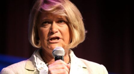 Cynthia Lummis asegura que el marco regulatorio cripto de EE. UU. estará aprobado en noviembre