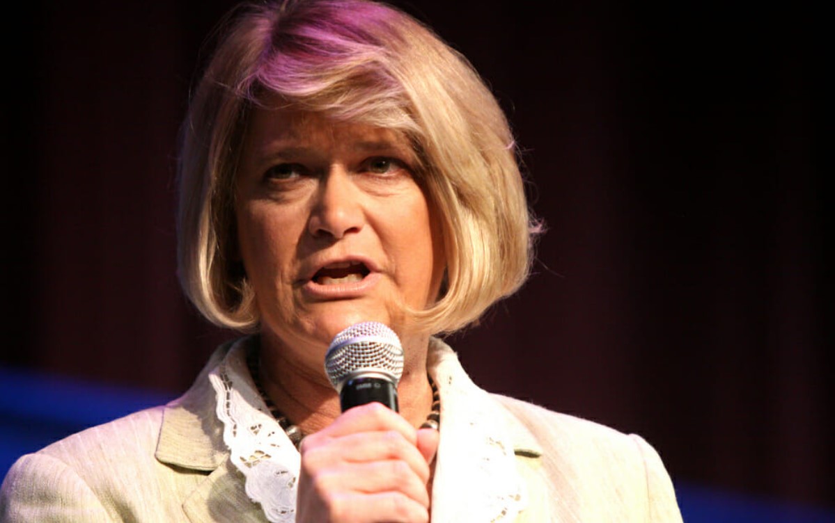 Cynthia Lummis asegura que el marco regulatorio cripto de EE. UU. estará aprobado en noviembre