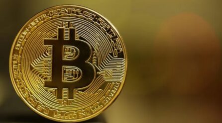La caída de Bitcoin se profundiza y abre debate: ¿podría prolongarse el ciclo bajista hasta octubre de 2026?