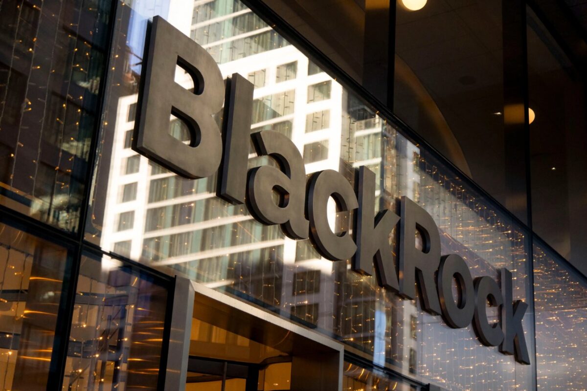 BlackRock incrementa su exposición a bitcoin a través de su fondo de renta fija flexible