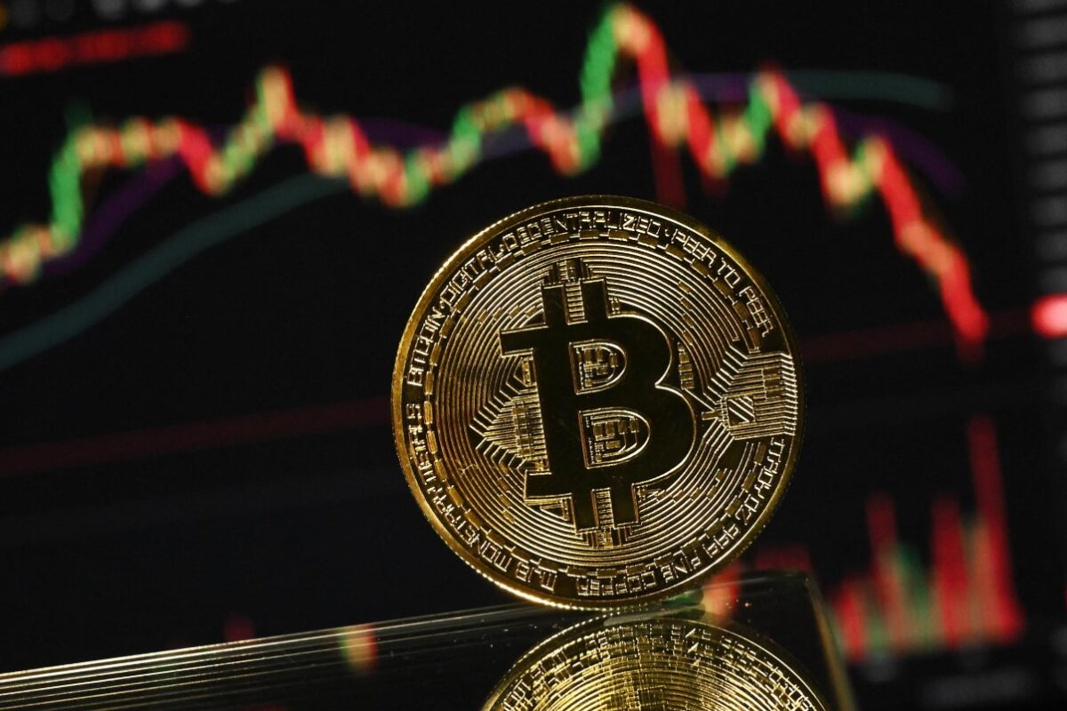 Bitcoin intenta consolidarse en $86.000 mientras el mercado evalúa si la corrección abrió una oportunidad