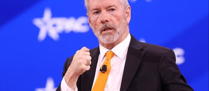 Saylor: La incertidumbre de la IA impulsará a bitcoin como el activo digital más resiliente