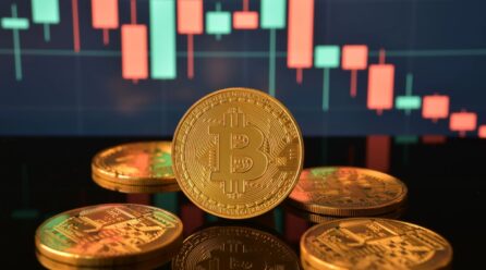 Bitcoin retrocede ante tensiones entre EE. UU. e Irán pese a recuperación de los ETF