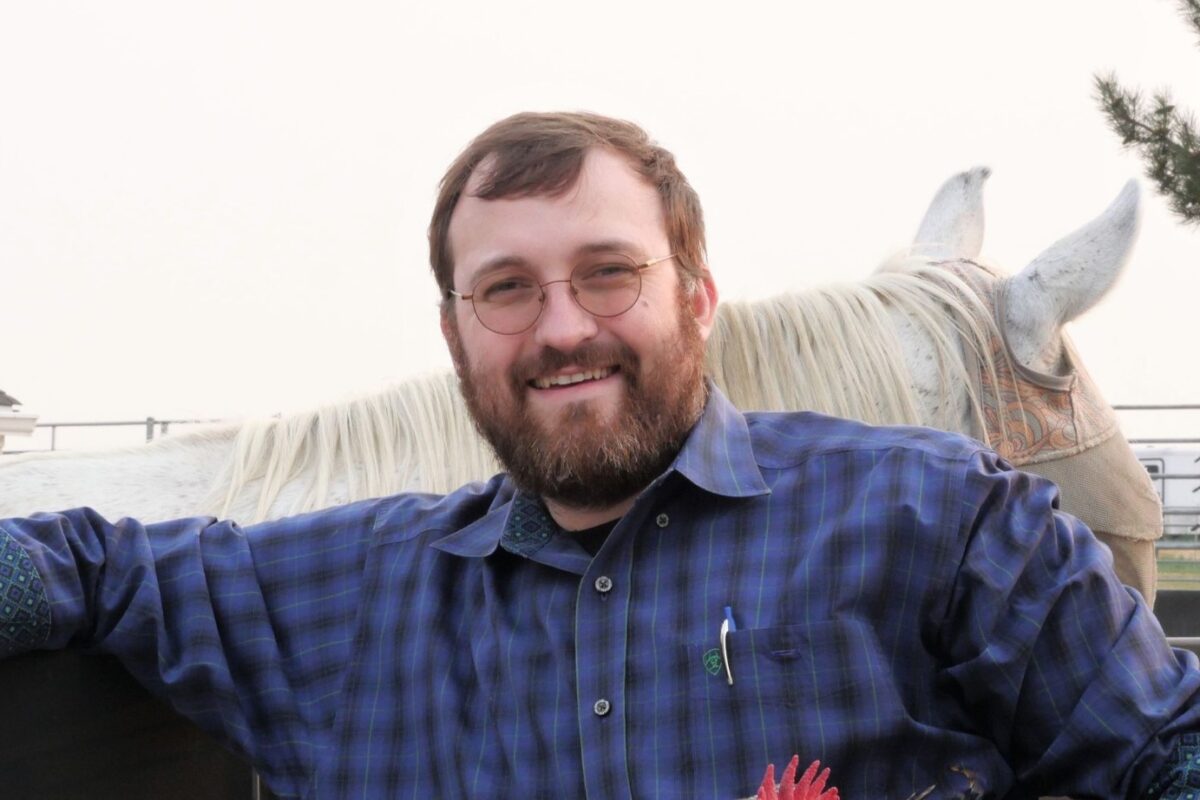 Charles Hoskinson critica la Clarity Act: «Un mal proyecto de ley es peor que ninguno»