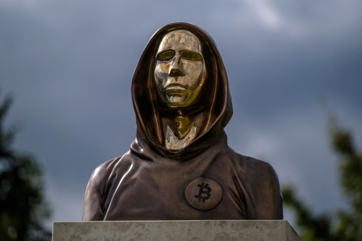 Nuevos análisis de reavivan el debate sobre la identidad de Satoshi Nakamoto