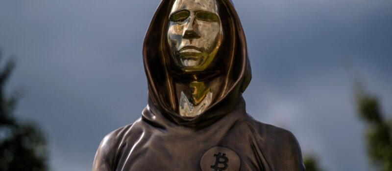 Nuevos análisis de reavivan el debate sobre la identidad de Satoshi Nakamoto