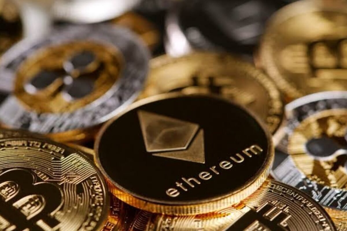 CryptEscrow y First American lanzan solución para compras inmobiliarias con criptomonedas en EE.UU.
