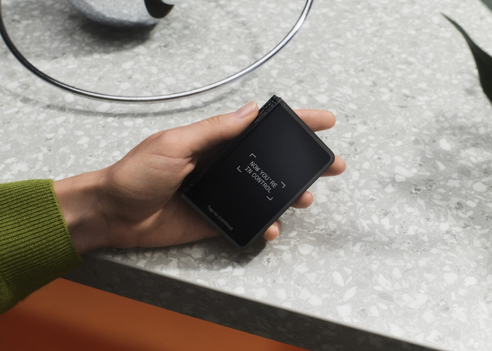 Ledger Stax con pantalla táctil E Ink curva